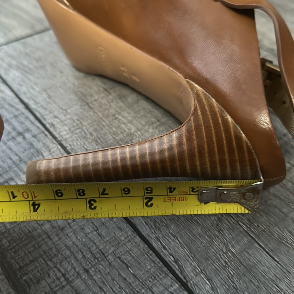 Shoes - Picture 4 of 6